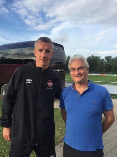 TSV Fußball Abteilungsleiter Bernd Haberl mit Marek Mintal