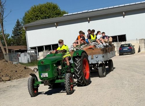Papiersammlung Traktor 1